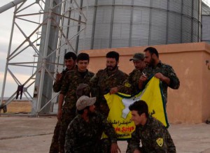 Kräfte der HSD im vom IS befreiten Hawl | Foto: ANF